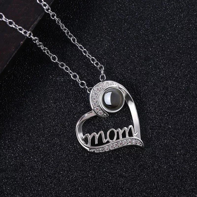 Personalised MOM Heart Projection Necklace - LOX VAULT